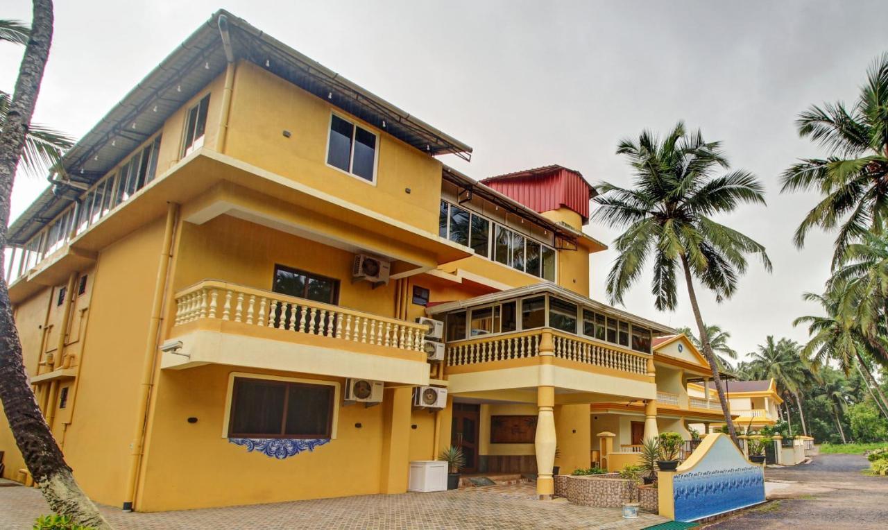 Treebo Majestic Palms, 2 Km From Colva Beach Benaulim Bagian luar foto