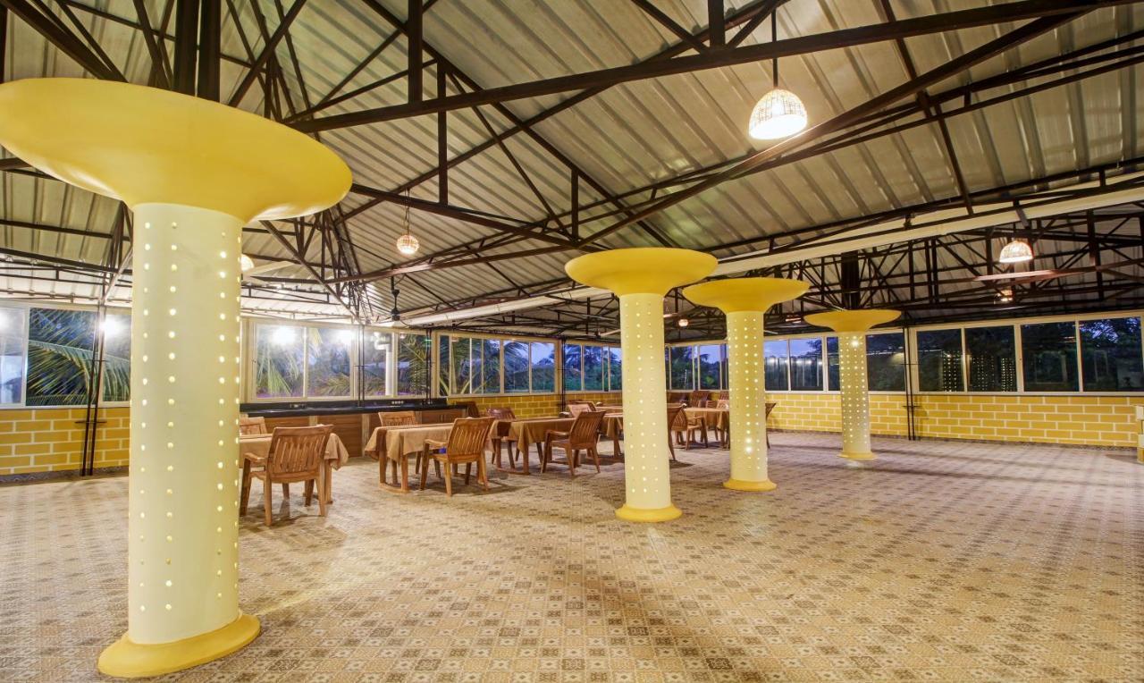 Treebo Majestic Palms, 2 Km From Colva Beach Benaulim Bagian luar foto