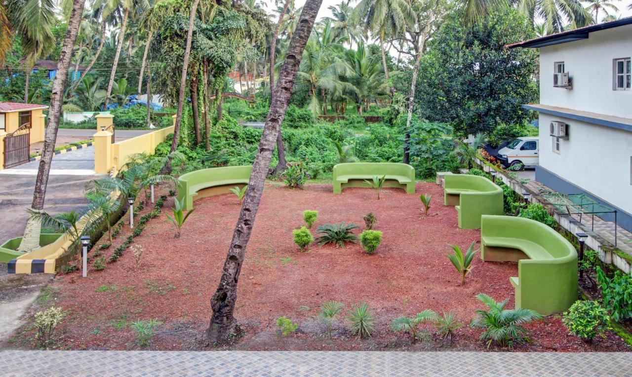 Treebo Majestic Palms, 2 Km From Colva Beach Benaulim Bagian luar foto