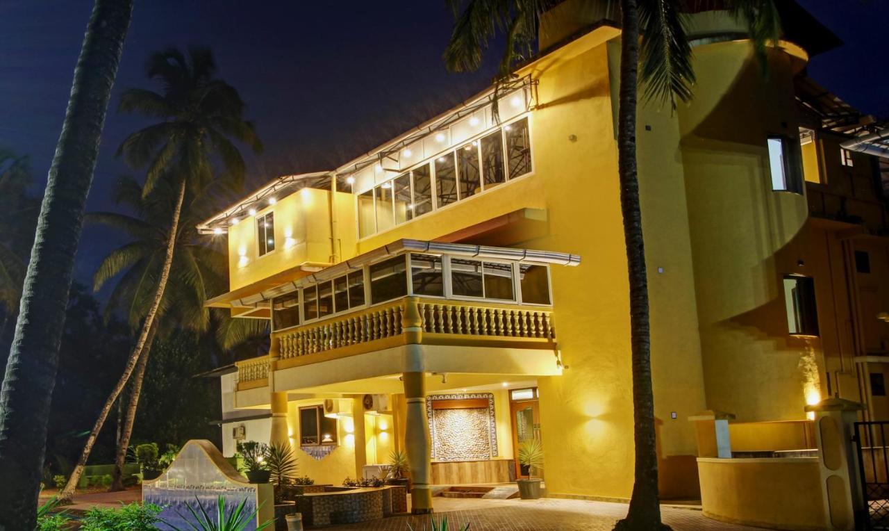 Treebo Majestic Palms, 2 Km From Colva Beach Benaulim Bagian luar foto