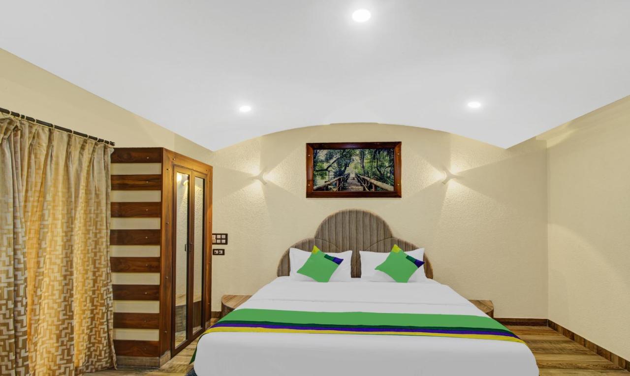 Treebo Majestic Palms, 2 Km From Colva Beach Benaulim Bagian luar foto