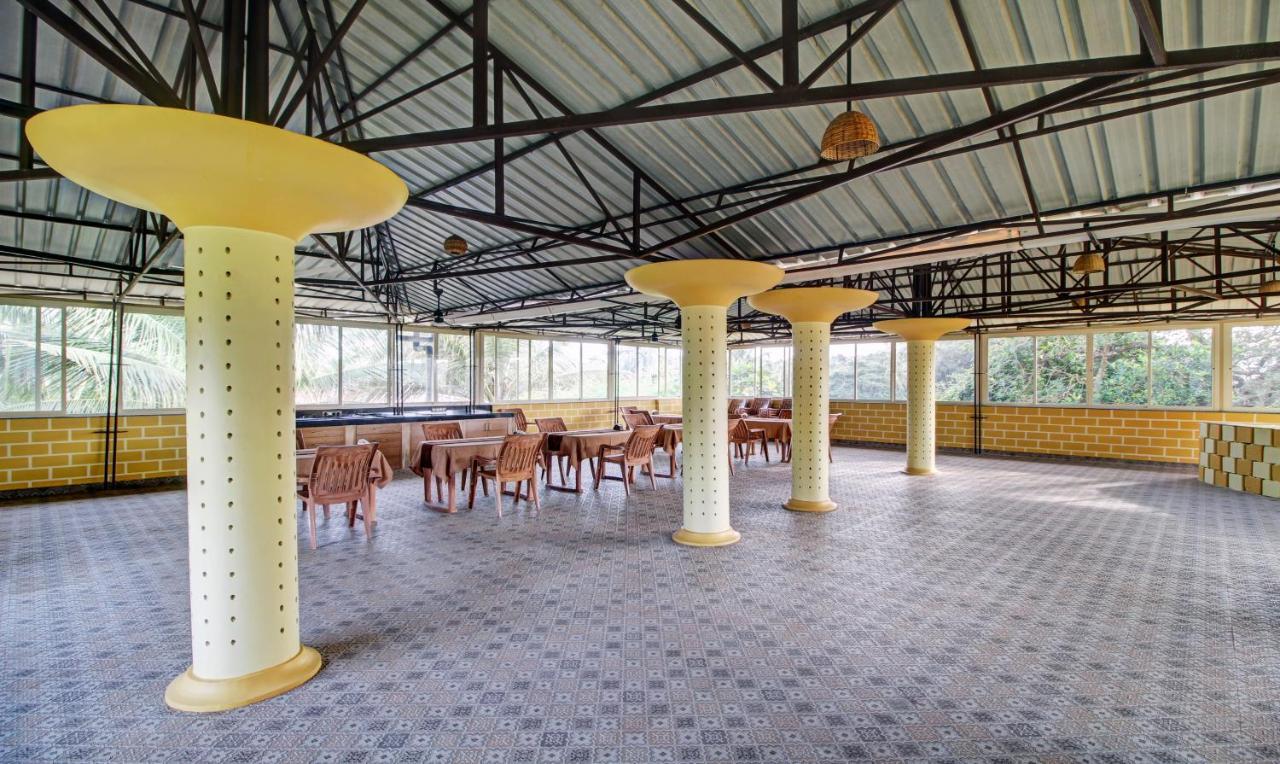 Treebo Majestic Palms, 2 Km From Colva Beach Benaulim Bagian luar foto