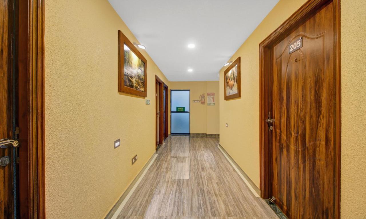 Treebo Majestic Palms, 2 Km From Colva Beach Benaulim Bagian luar foto